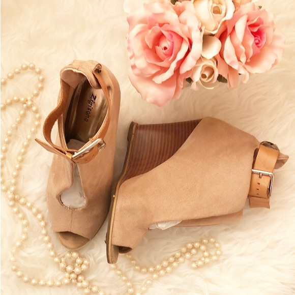 ZIGI SOHO • “STRUT” Wedge Faux Suede Booties with Gold Buckle Ankle Strap - Picture 5 of 16